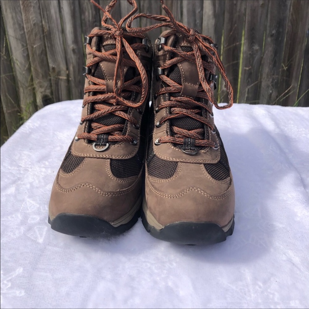 L.L Bean Snow Sneaker With Arctic Grip | Size 7.5 - Picture 6 of 7